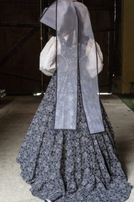 Notre robe prestige "Jardin de Bouxwiller" avec le kelsch édité par Kleu Kelsch