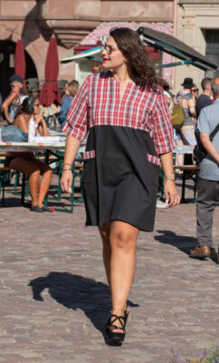 robe chemise en jean noir et kelsch carreaux rouges