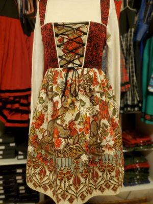 robe en étoffe de Noël et tissu damassé