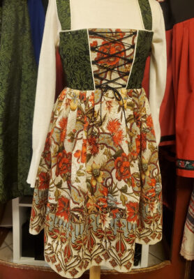 robe en étoffe de Noël de Mulhouse