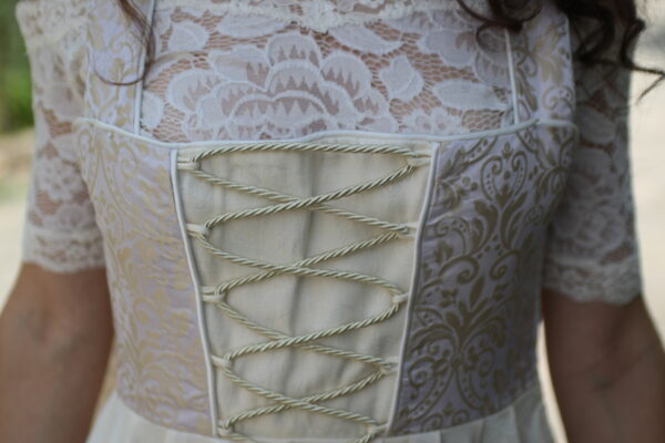 Trouver une robe de mariée avec des passementeries