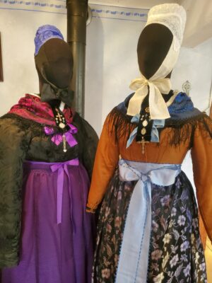 Costume féminin Alsace du Nord