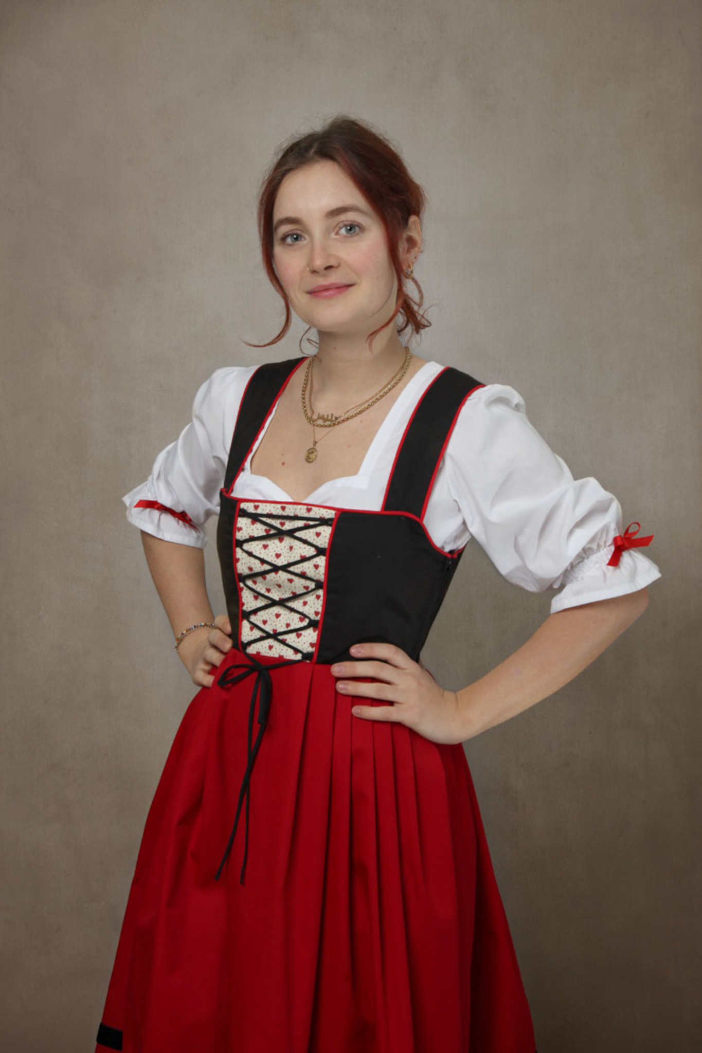 robe inspirée par le folklore et fabriquée en alsace
