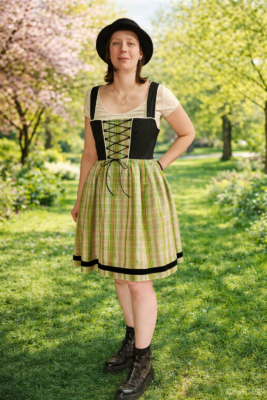 robe alsacienne moderne en kelsch vert et rose