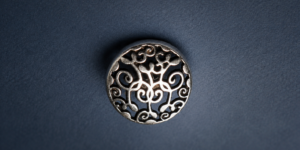 Bouton argent à entrelacs collection Geht's In