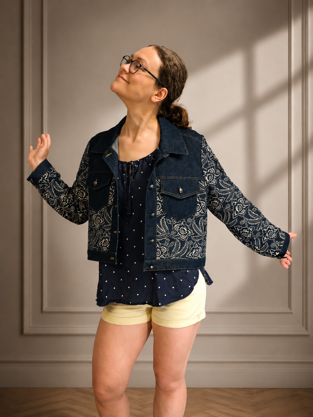 Blouson court en bettelkelsch et jean.